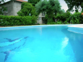 Charming villa with mountain view in Pedraça, pool